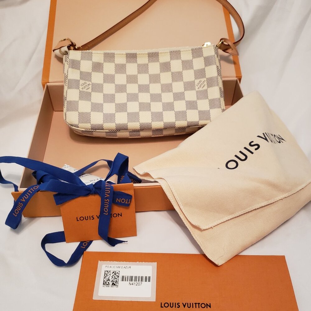 "SOLD"Louis Vuitton Pochette Accessoires Damier Azur NM 2019